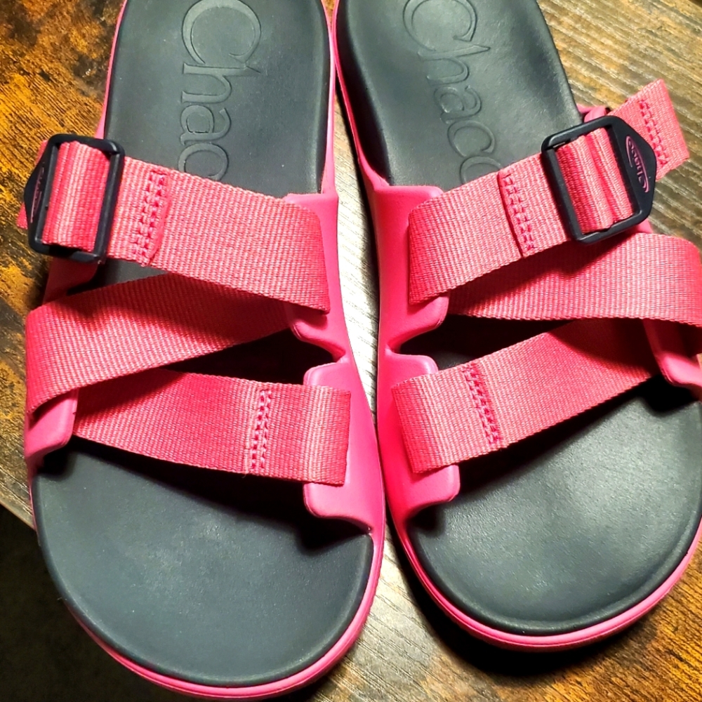 Chaco Chillos Hot Pink size 7Retail $50